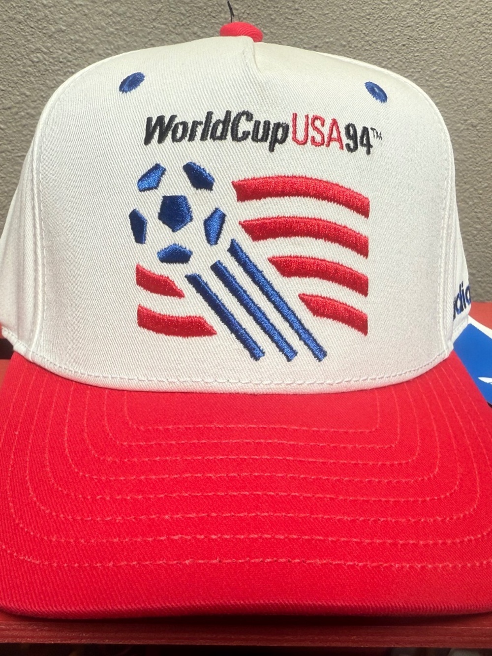 Adidas FIFA Classics World Cup USA 1994 White Red Snapback Hat BRAND NEW